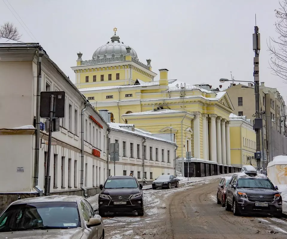 Б. Спасоглинищевский переулок и хоральная синагога. Фото: fotokto.ru